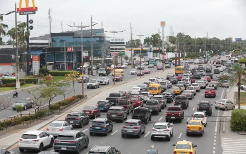El tráfico es uno de los principales problemas de La Puntilla. La avenida Samborondón concentra buena parte de los desplazamientos del sector.