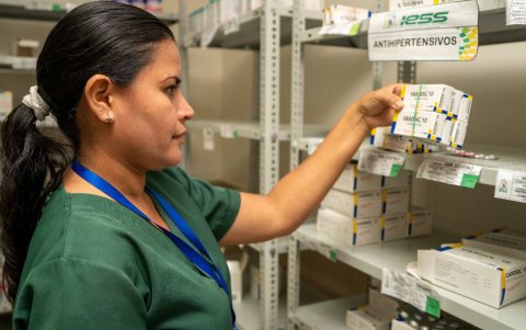 IESS tiene 73 % de medicinas y busca llegar al 80 % con compras centralizadas.