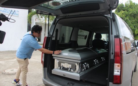 Un cofre térmico llegó desde Quito para mantener el cuerpos de Monika Silva en optimas condiciones para su viaje hasta Polonia.