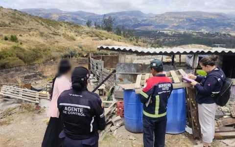 El 9 de septiembre, los bomberos atendieron una emergencia por una quema en San Juan de Chuspiyacu, en Tumbaco.
