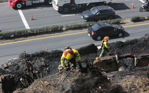 La Vicentina, Atacazo, Guangüiltagua, Perucho y otros sectores permanecen bajo vigilancia por el riesgo de nuevos incendios forestales.