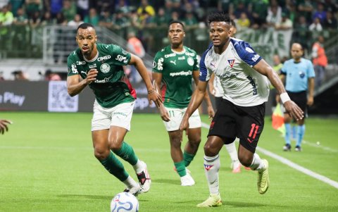 Michael Estrada (d) comandará el ataque de Liga de Quito ante Palmeiras en busca de los dos goles de ventaja que necesitan los albos para clasificar a semifinales.