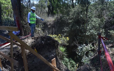 La quebrada El Payaso recibe actualmente descargas de aguas residuales, una situación que el proyecto del Emisario Collaquí busca reducir.