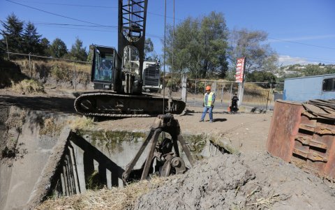 Limpieza. Trabajos en quebradas buscan reducir riesgos ante posibles inundaciones.
