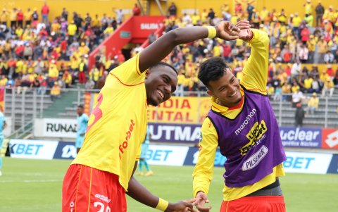 Aucas enfrenta a Macará en el inicio del hexagonal final de LigaPro 2026.