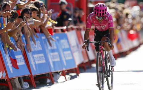 Complicaciones médicas impiden a Richard Carapaz participar en el Mundial de Ciclismo.