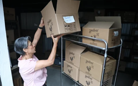 Café Galletti empaca en Quito el café que compra a 450 caficultoras de Imbabura y Zamora. Su gerenta general, Ena Escobar, llegó al negocio desde el derecho.