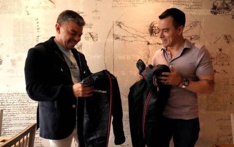 El seleccionador Marcelo Gallardo (i) tuvo una reunión con el presidente Daniel Noboa (d).