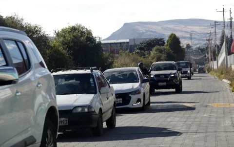 En la av. De Los Conquistadores, en Puembo, se registra más carga vehicular.