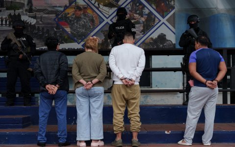 La Policía Nacional, en coordinación con la Fiscalía General del Estado, ejecutó 11 allanamientos y detuvo a ocho personas en Guayaquil, Quito y Morona Santiago.