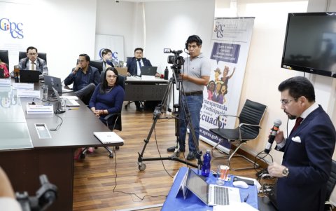 El actual fiscal encargado Carlos Leonardo Alarcón asistió el 21 de septiembre a su audiencia de impugnación en el CPCCS.