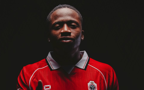 Snayder Porozo, delantero ecuatoriano del Antwerp, celebra uno de sus goles en la Jupiler Pro League.