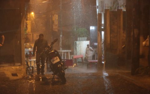 La lluvia tomó por sorpresa a los ciudadanos del norte de Guayaquil.