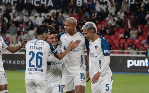 Liga de Quito espera a Barcelona SC en casa.