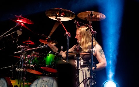 El repertorio combinó las características baladas de Sonata Arctica con canciones de mayor velocidad y potencia.