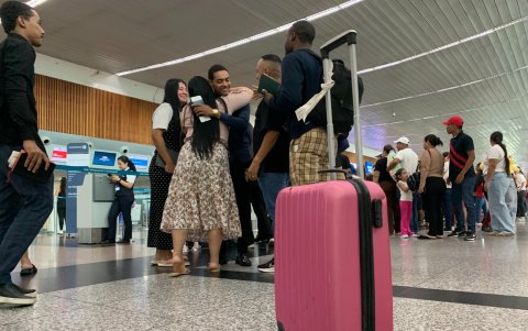 La búsqueda de mejores oportunidades lleva a algunos jóvenes a considerar nuevos destinos fuera de Ecuador.