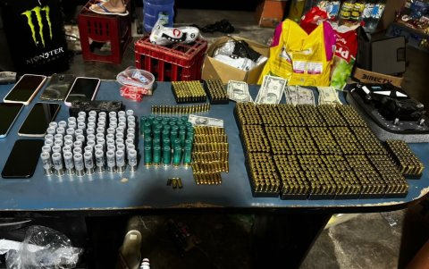 En Guayas decomisaron más de 1.200 municiones, armas y un dron durante el operativo.