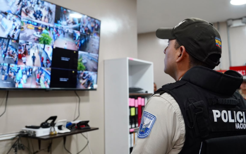 La Policía Nacional ahora tiene el manejo de la terminal terrestre de Durán, tras la finalización unilateral del contrato de administración.