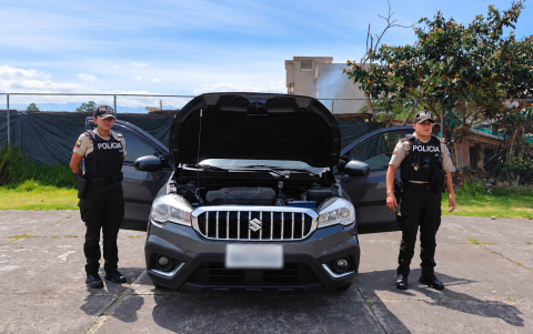 La Policía recuperó un vehículo reportado como robado tras una persecución; el automotor circulaba con placas falsas en el Valle de los Chillos.