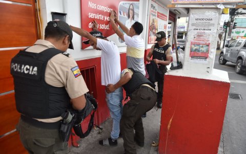 Los uniformados mantienen controles en sectores estratégicos para prevenir delitos en el Valle de los Chillos.