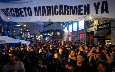 Protesta en la Puerta del Sol tras el rechazo en votación de los dos decretos sobre vivienda.