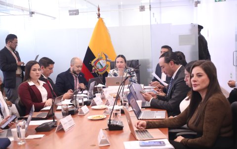 La Comisión de Soberanía Alimentaria unificó la nueva ley para el sector con otras seis iniciativas agropecuarias durante la primera sesión en que se trató el proyecto.
