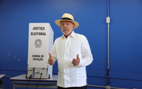 Lula buscará un cuarto mandato no consecutivo en la segunda vuelta de las elecciones de Brasil.