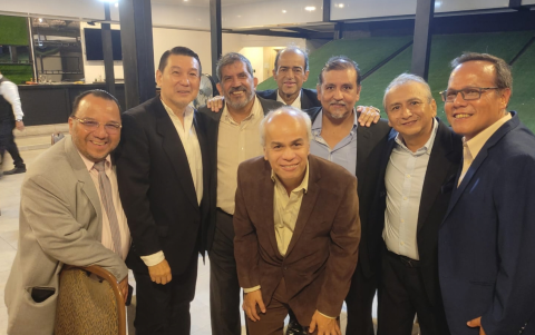 Alfonso Proaño, Eduardo León, Francisco Amador, Alberto Negrón, Mauro Escalante, Antonio Guartatanga, Andrés Ayon y Marcelo Delgado.