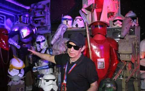 Carlos Sánchez ha reunido durante más de 40 años una colección que incluye miles de piezas relacionadas con Star Wars.