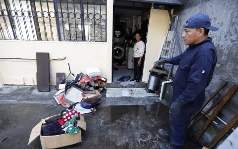 San Carlos fue uno de los sectores más afectados por las lluvias, con viviendas inundadas y vehículos atrapados.