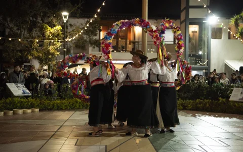 En Ciudad Mitad del Mundo se puede disfrutar de bailes tradicionales.