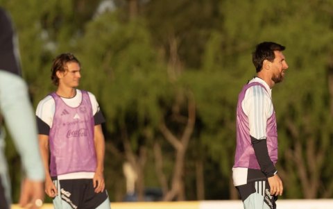 Nicolás Paz representa a la nueva generación de futbolistas argentinos que busca escribir su propia historia después de la era Messi.