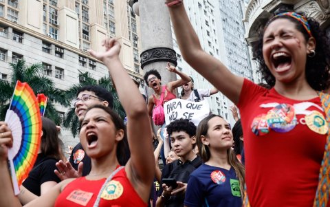 La movilización fue convocada por organizaciones estudiantiles en defensa de la educación pública y la democracia, en contra del avance de la extrema derecha en Brasil