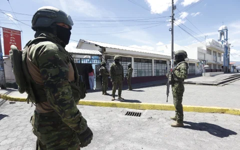 Los militares también patrullan Cumbayá, San Francisco de Pinsha y San Juan..