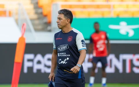 Marcelo Gallardo entrenador de Ecuador.