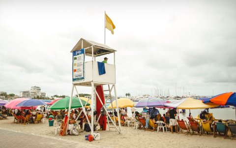 Por los oleajes presentados hubo vigilancia en las playas de la provincia de Santa Elena