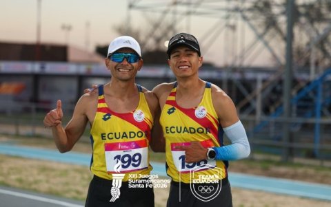 Jordy (i) ganó la medalla de bronce y su compatriota David Hurtado, la plata en los Juegos Sudamericanos.