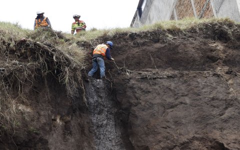 El alcantarillado tendría mas de 50 años de antiguedad según los moradores del sector.