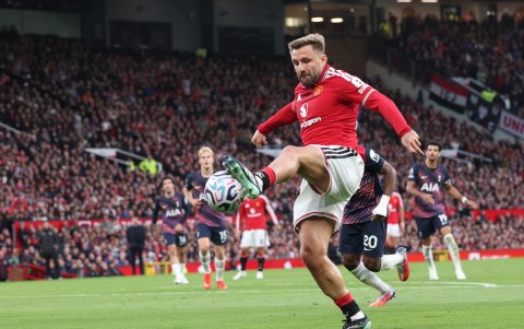 Luke Shaw es baja por lesión en Manchester United.
