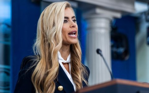 Trump nombró a Katie Zacharia en medio de tensiones con medios estadounidenses.
