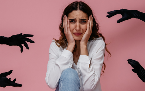 La terapia psicológica puede ayudar a identificar conductas que mantienen el malestar emocional y desarrollar herramientas para afrontarlo.