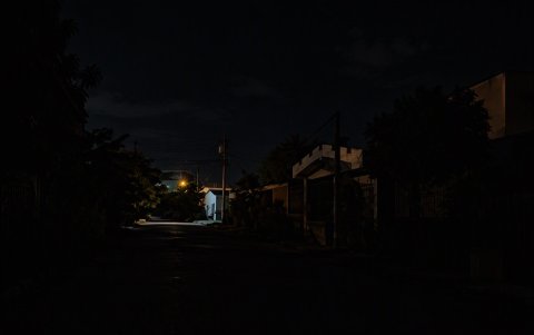 Los cortes de electricidad afectaron la noche del miércoles y madrugada del jueves a las comunas de Santa Elena