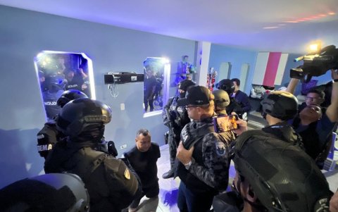 Los cuatro capturados estarían vinculados al movimiento de armamento, transporte de drogas y actividades logísticas