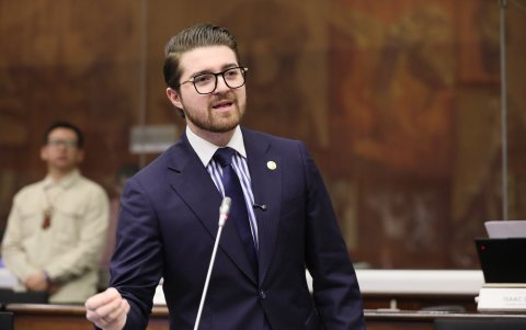 El asambleísta de ADN Luiggi García planteó una análisis sobre la construcción de una obra del Municipio de Quito.