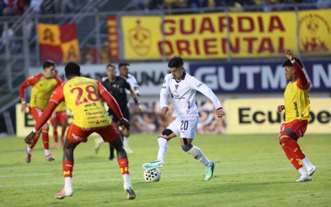 Liga de Quito se alejó de la pelea por la clasificación directa a la Copa Libertadores 2026.