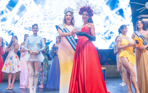 Las candidatas a Reina de Guayaquil 2026 presentaron propuestas de canto, danza, poesía, magia y otras disciplinas en Plaza Guayarte.