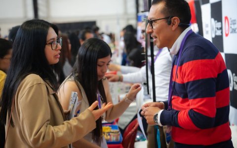 La feria constan firmas de los sectores comercial, industrial, tecnológico, hotelero y alimenticio