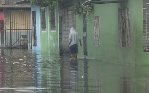 Las provincias de Cañar, Azuay, El Oro, Loja y Zamora Chinchipe permanecerán bajo alerta por lluvias