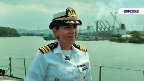 Rosa Morales fue pionera en la comunicación de la Armada del Ecuador y lideró la creación de la Política de Género de las Fuerzas Armadas. Desde Guayaquil, ayudó a construir condiciones más equitativas para las mujeres militares y fortaleció la relación de la institución con la ciudadanía.
Conoce su historia en el especial de EXPRESO “De Ellas para Ellas: Mujeres que mueven Guayaquil” en www.expreso.ec
