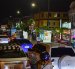 Locales. Los cangrejales de Sauces 6 son los negocios más destacados sobre esta vía. Desde hace años han dinamizado el comercio nocturno en este sector.